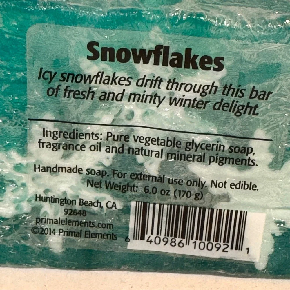 New Primal Elements Snowflakes Handmade Glycerin Soap Bar 6 oz Winter Mint Scent